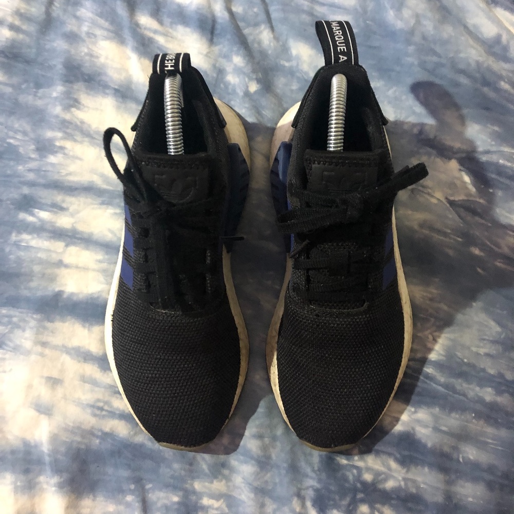 Adidas nmd r2 shoes